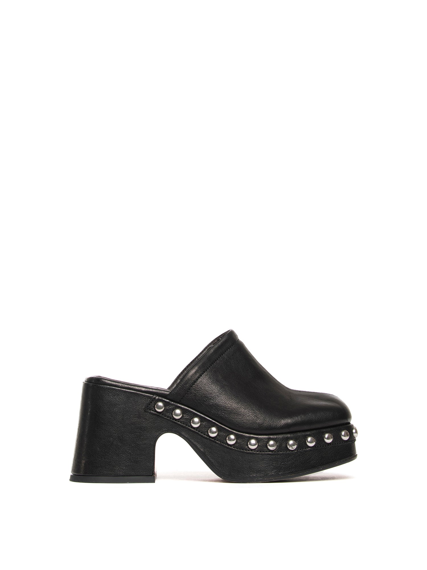 Zeppe in vitello nero con borchie 2751