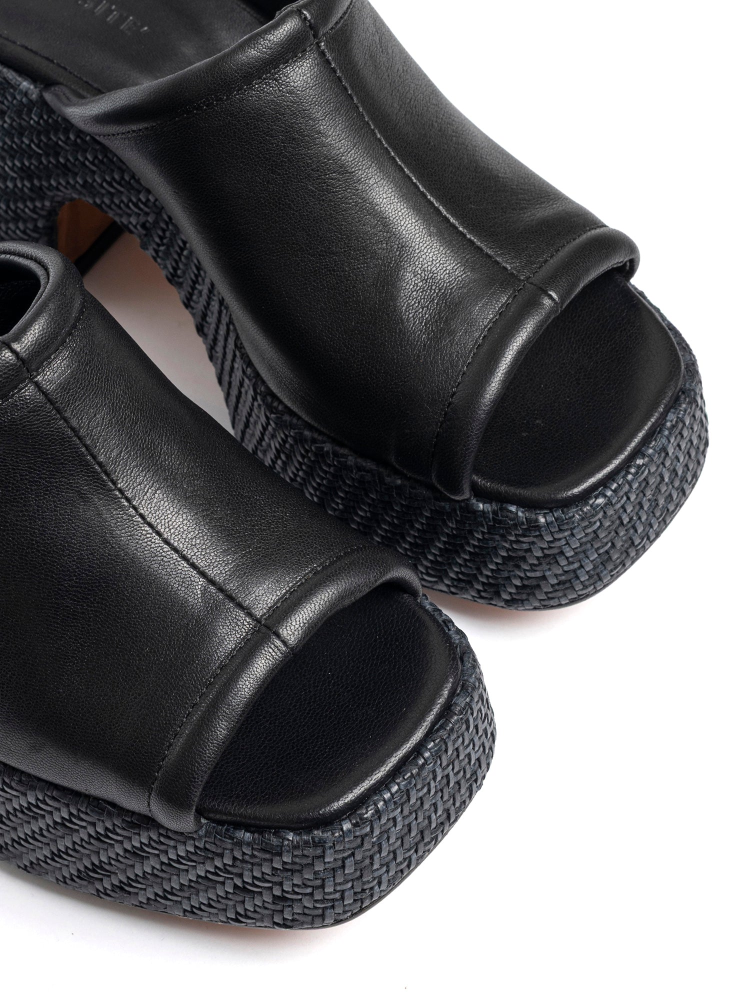 Zeppe in rafia e vitello nero 2471