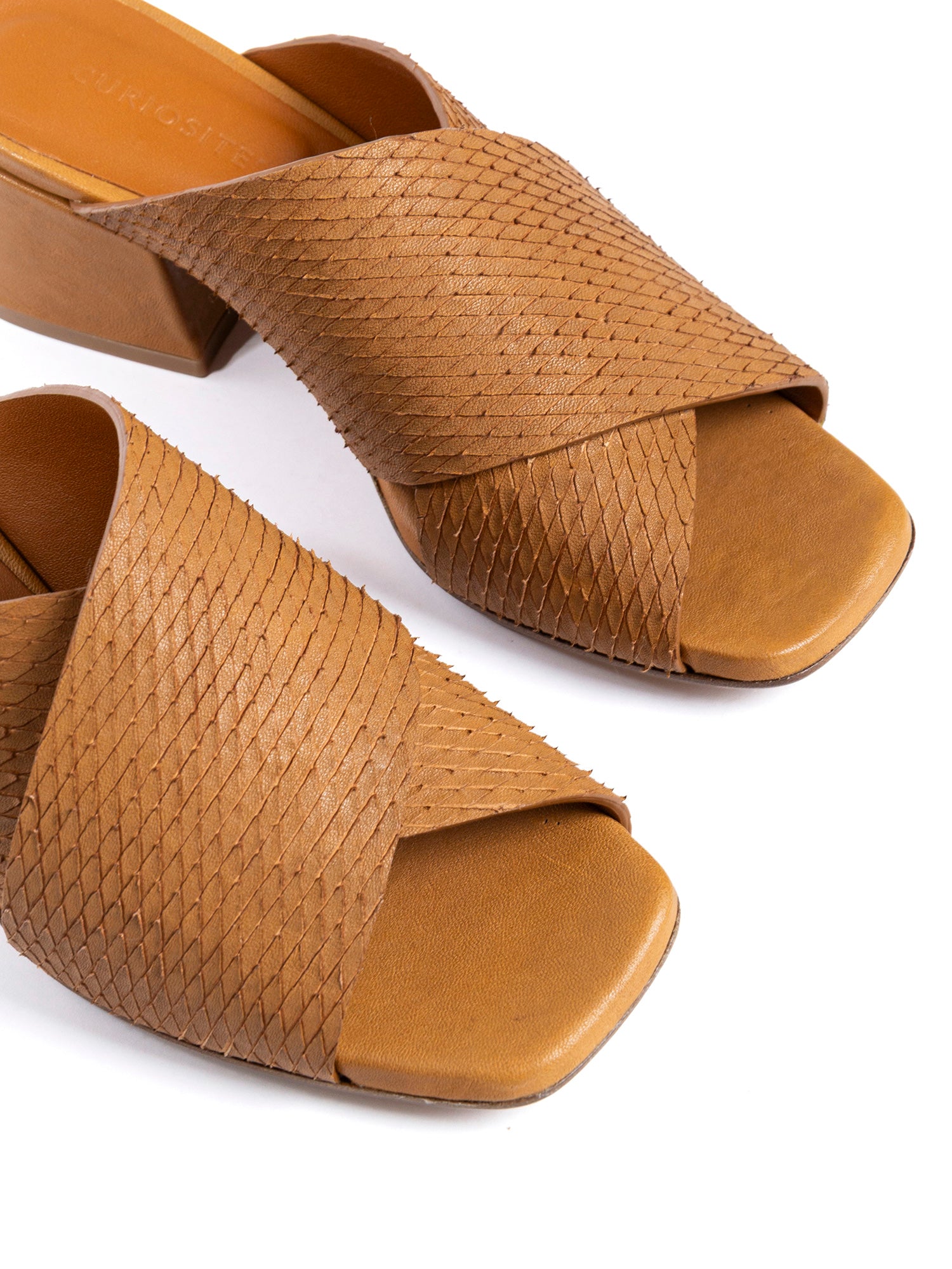 Sandali in vitello cuoio lavorato 2968