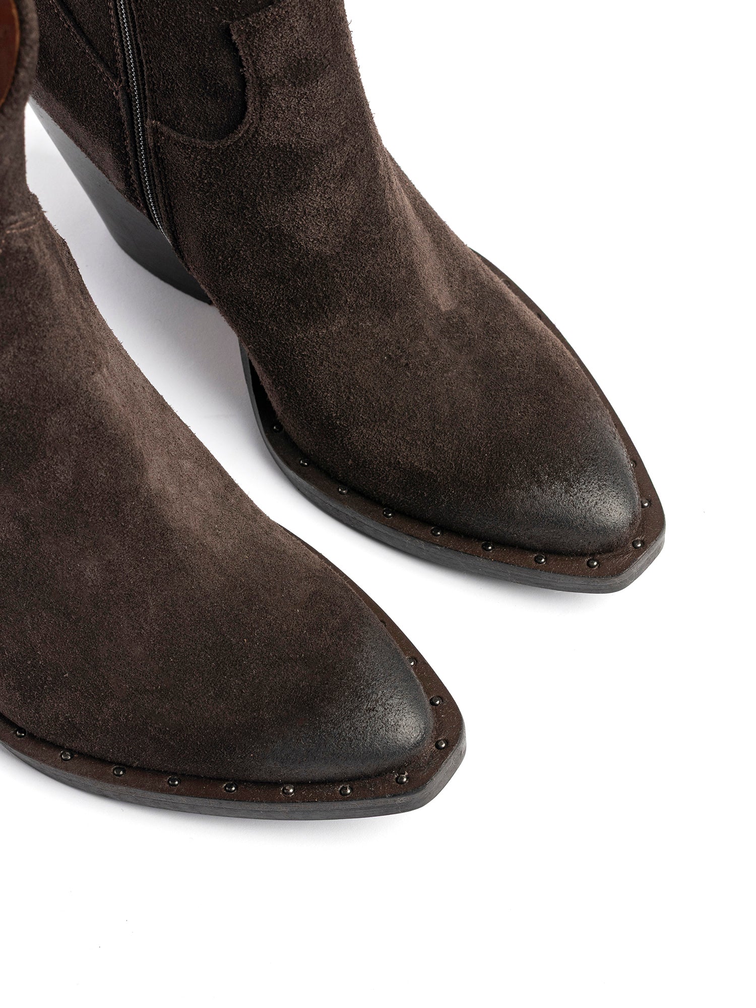 Tronchetti texani in camoscio testa di moro con borchie TX1